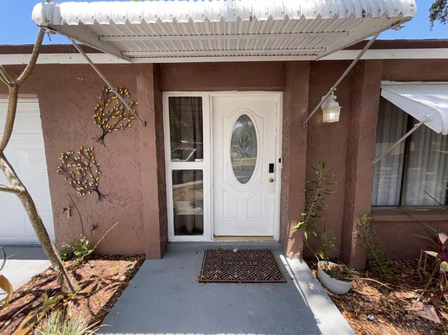 Lakeside Retreat - 3 Bedroom, 2 Bathroom House By The Lake Lakeland Bagian luar foto