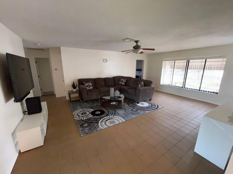 Lakeside Retreat - 3 Bedroom, 2 Bathroom House By The Lake Lakeland Bagian luar foto