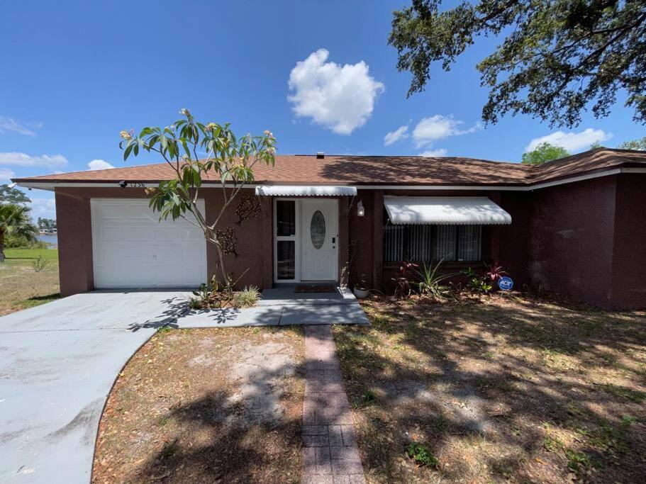 Lakeside Retreat - 3 Bedroom, 2 Bathroom House By The Lake Lakeland Bagian luar foto